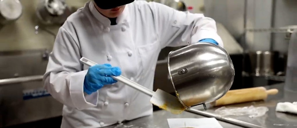 Culinary student making a pie